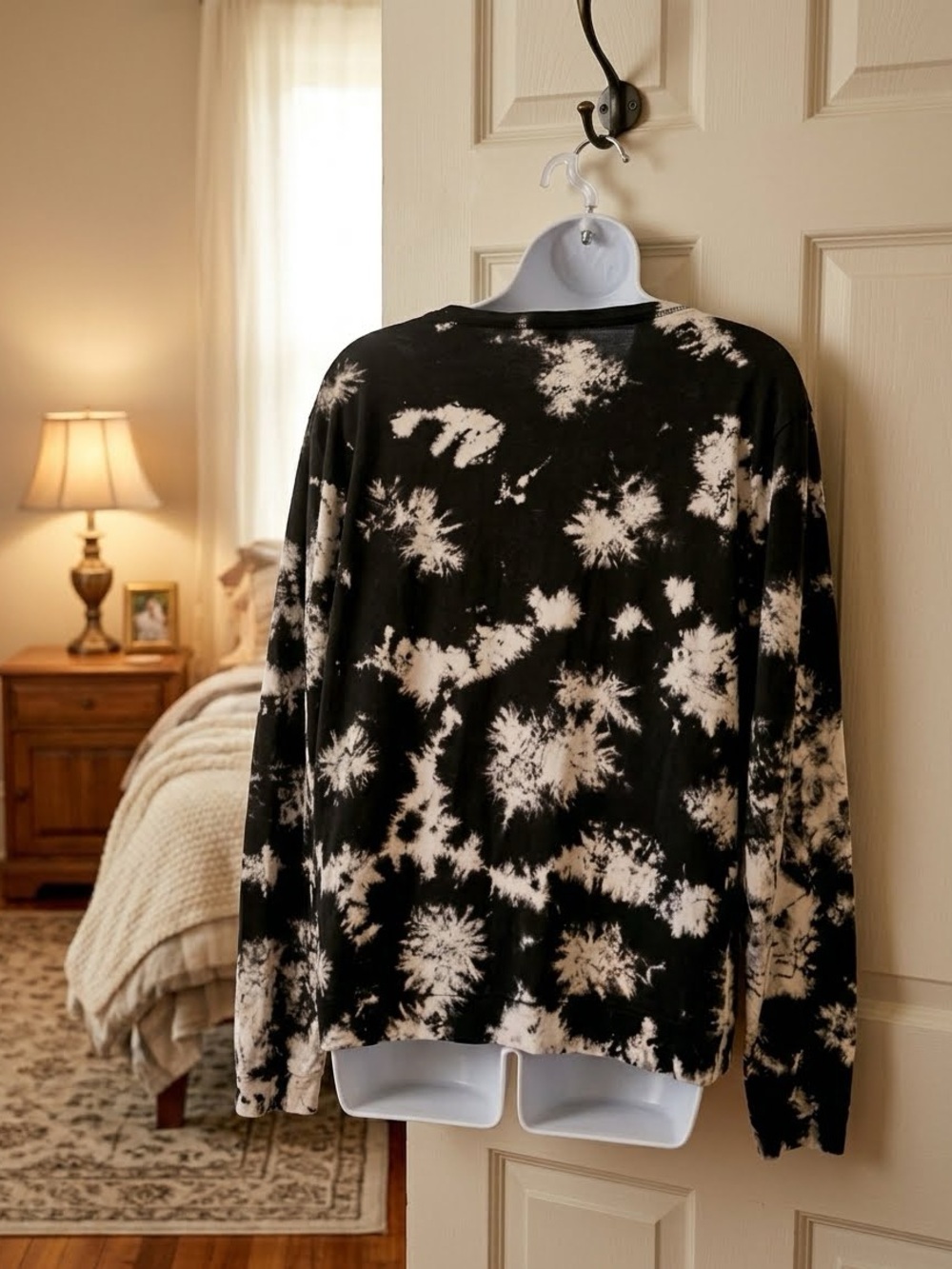 Mono B Black & White Tie-Dye Long Sleeve Sweatshirt - Size 3XL / XXXL - Picture 2 of 3